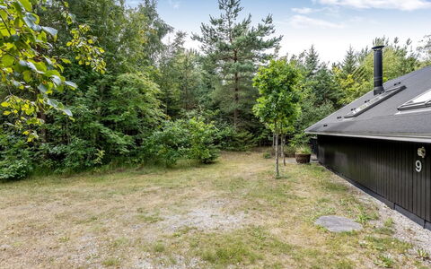 Else - 470M from the Sea: Villetta, Backyard, Cortile, Edifici Giardino, Capannone, Raccordo, Mobili Da Esterno, Log Cabin, Struttura Esterna, Baracca