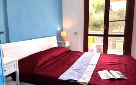 Lux: Camera Da Letto, Interior Design, Letto, Mobilia, Pavimento, Lenzuolo, Legna, Pavimentazione, Bedding, Camera