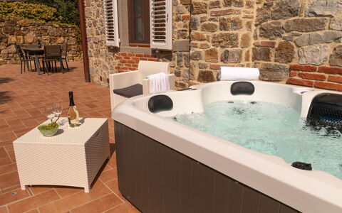 Marina's Lodge: Idraulico Fixture, Ricorrere, Piscina, Pianta Della Casa, Vasca Idromassaggio, Vaso Di Fiori, Vasca Da Bagno, Eco Hotel, Color Legno