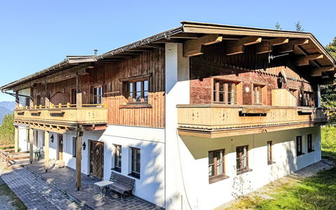 Sankt Johann in Tirol 25: Pavimentazione, Idraulico Fixture, Bagno, Interior Design, Legna, Pavimento, Idraulico, Illuminazione, Rubinetto, Mobilia