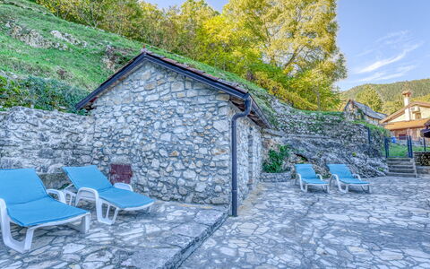 Sirotnjak 2: Paesaggio Naturale, Casa, Area Rurale, Paesaggio, Villetta, Banca, Lago, Foresta, Serbatoio