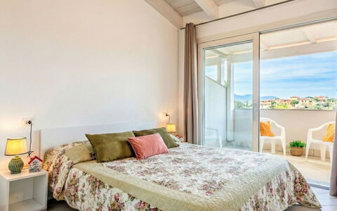 Spritz Home: Mobilia, Interior Design, Pavimento, Pavimentazione, Camera Da Letto, Letto, Soffitto, Biancheria, Camera, Appartamento