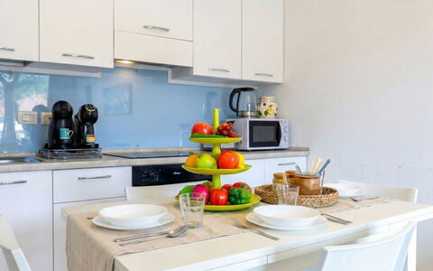 Spritz Home: Mobilia, Cucina, Elettrodomestico Da Cucina, Interior Design, Controsoffitto, Apparecchio Major, Legna, Pavimentazione, Cabinetry, Tavola