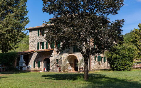 Mulino di Carpineto with Pool Gaiole in Chianti: Albero, Area Rurale, Estate, Prato, Agriturismo, Hacienda, Landscaping, Villa, Parco