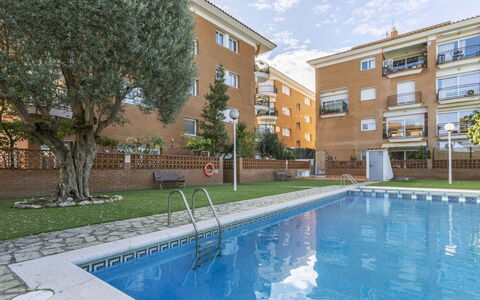 Costa Brava: Costruzione, Zona Residenziale, Finestra, Casa, Casa, Tetto, Architettura, Quartiere, Facciata, Cittadina