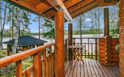 Villa Saimaa: Legna, Portico, Villetta, Log Cabin, Latifoglie, Color Legno, Deck, Plank, Eco Hotel, Balcone
