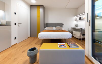 Lo Scudo di Stabio 1.Zi.studio Nord 1.2: Interior Design, Parete, Pavimentazione, Legna, Soffitto, Mobilia, Pavimento, Camera, Illuminazione, Appartamento