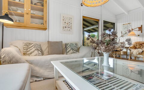 Anelle - 100M from the Sea: Mobilia, Interior Design, Divano, Pavimentazione, Pavimento, Camera, Legna, Soggiorno, Soffitto, Casa
