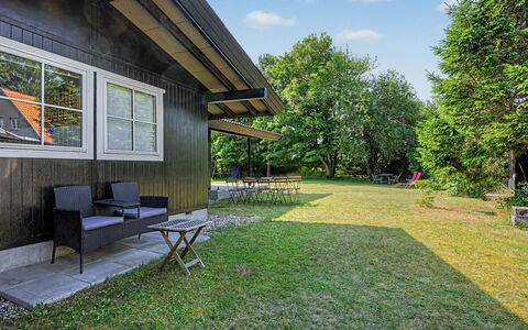 Anelle - 100M from the Sea: Erba, Arbusto, Casa, Villetta, Casa, Lotto, Groundcover, Giardino, Primavera, Prato