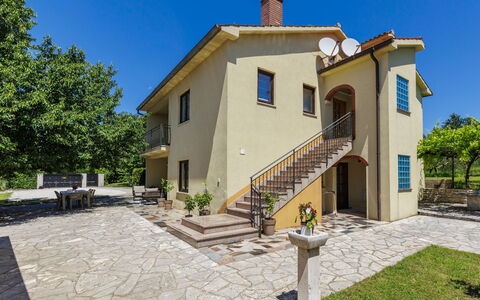 Elli: Casa, Casa, Porta, Villetta, Estate, Driveway, Villa, Cortile, Balcone, Hacienda