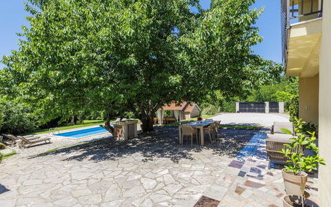Elli: Shade, Giardino, Mobili Da Esterno, Landscaping, Cortile, Flagstone, Backyard, Cortile, Passerella, Eco Hotel