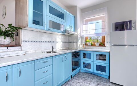 Elli: Interior Design, Parete, Pavimentazione, Legna, Soffitto, Mobilia, Pavimento, Camera, Illuminazione, Appartamento