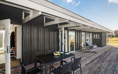 Kanutte - 250M from the Sea: Legna, Mobilia, Appartamento, Camera, Soffitto, Color Legno, Sedia, Latifoglie, Vernice, Legname