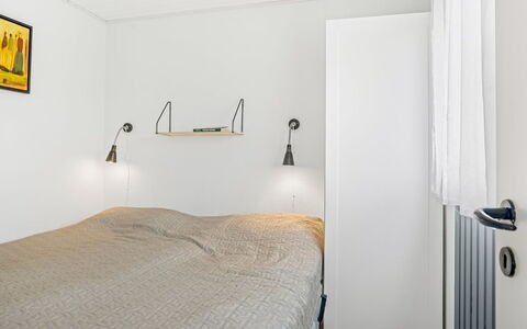 Hjalma - 250M to the Fjord: Parete, Interior Design, Camera Da Letto, Letto, Mobilia, Legna, Lampada, Soffitto, Pavimentazione, Pavimento