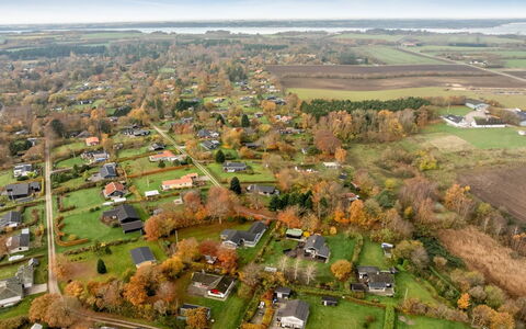 Hjalma - 250M to the Fjord: Visione Globale, Zona Residenziale, Fotografia Aerea, Paesaggio, Quartiere, Sobborgo, Plain, Lotto, Insediamento Umano, Urban Design