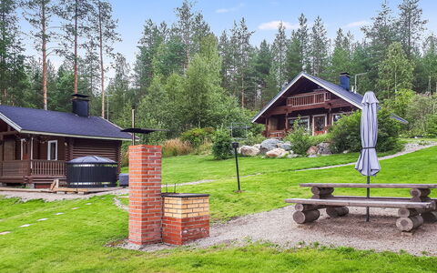 Nurmirinne: Villetta, Casa, Tetto, Casa, Lotto, Area Rurale, Log Cabin, Edifici Giardino, Giardino