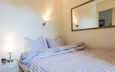Center Communal 1D: Letto, Camera Da Letto, Mobilia, Lenzuolo, Bedding, Interior Design, Biancheria, Telaio Del Letto, Camera, Pavimento