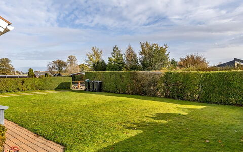 Eugenia - 300M from the Sea: Villetta, Backyard, Cortile, Edifici Giardino, Capannone, Raccordo, Mobili Da Esterno, Log Cabin, Struttura Esterna, Baracca