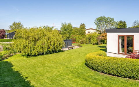 Martti - 200M from the Sea: Erba, Verde, Giardino, Arbusto, Paesaggio, Lotto, Prato, Groundcover