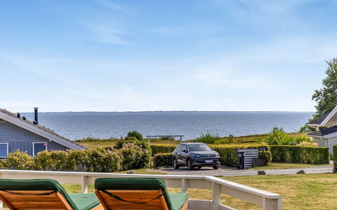 Finn - 100M from the Sea: Villetta, Backyard, Cortile, Edifici Giardino, Capannone, Raccordo, Mobili Da Esterno, Log Cabin, Struttura Esterna, Baracca