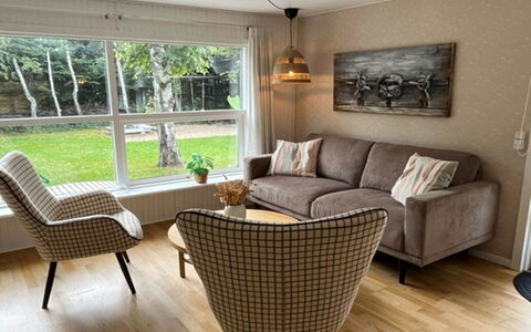 Elaina - 290M from the Sea: Tetto, Casa, Porta, Villetta, Shade, Raccordo, Cortile, Estate, Backyard
