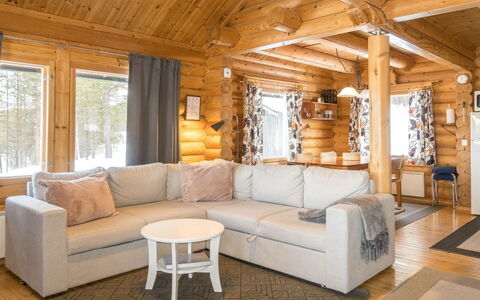 Kultaranta Ii: Mobilia, Legna, Interior Design, Casa, Pavimentazione, Camera, Soffitto, Soggiorno, Divano, Villetta