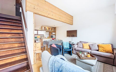 La Combe des Ours: Interior Design, Legna, Mobilia, Pavimentazione, Pavimento, Soffitto, Camera, Appartamento, Divano, Soggiorno