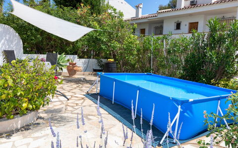 Vita: Blu, Piscina, Materiale Composito, Giardino, Vaso Di Fiori, Tempo Libero, Shade, Backyard, Pianta Della Casa
