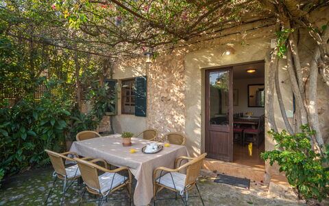Ca Na Canta: Mobilia, Porta, Tavolo, Sedia, Mobili Da Esterno, Cucina & Sala Da Pranzo Tavolo, Tavolo Esterno, Giardino, Shade