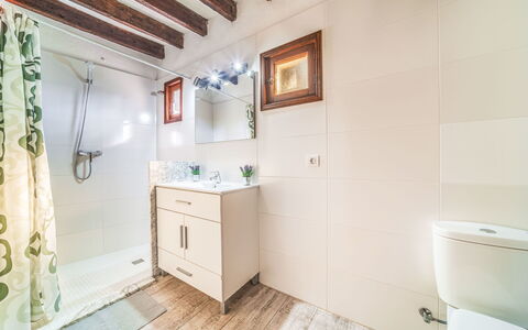Ca Na Canta: Pavimentazione, Interior Design, Pavimento, Idraulico Fixture, Bagno, Mobiletto Del Bagno, Casa, Idraulico, Gabinetto, Rubinetto