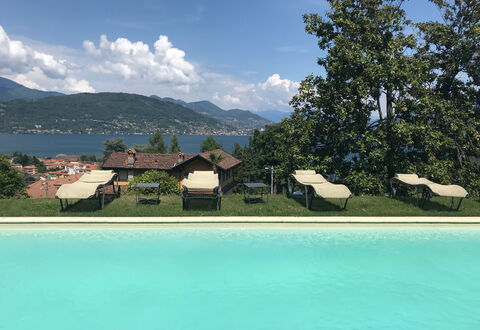 Alina Villa: Geografia Montane, Montagna, Piscina, Collina, Ricorrere, Catena Montuosa, Mobili Da Esterno, Hill Station, Eco Hotel, Resort Citta '