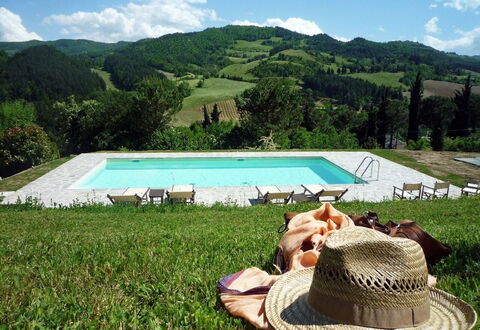 Torre Fantini: Tempo Libero, Collina, Ricreazione, Piscina, Vacanza, Mobili Da Esterno, Hill Station, Giardino, Prato, Agriturismo