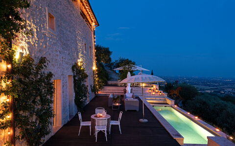 Asolina Villa: Piscina, Zona Residenziale, Insediamento Umano, Estate, Ricorrere, Eco Hotel, Crepuscolo, Villa, Sera, Visione Globale