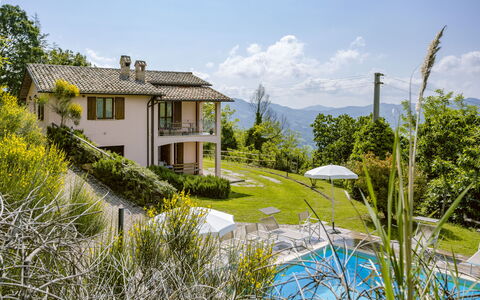 Villa Altavista: Casa, Casa, Lotto, Villetta, Agriturismo, Giardino, Estate, Villa, Landscaping, Balcone