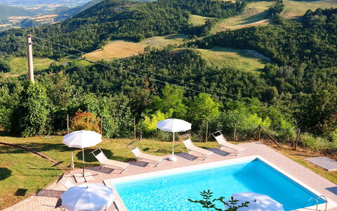 Villa Altavista: Geografia Montane, Collina, Piscina, Montagna, Highland, Mobili Da Esterno, Hill Station, Ricorrere, Catena Montuosa, Eco Hotel
