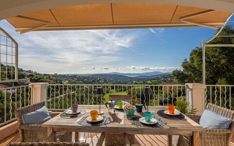 Le Green: Casa, Villetta, Estate, Landscaping, Larice, Agriturismo, Balcone, Paesino Di Montagna