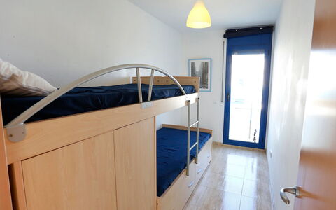 Minini: Camera, Proprietà, Casa, Pavimento, Mobilia, Costruzione, Immobiliare, Architettura, Letto, Illuminazione Diurna
