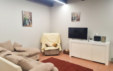 Alma Montis - Frabosa Sottana: Mobilia, Interior Design, Pavimentazione, Pavimento, Legna, Camera, Divano, Illuminazione, Soffitto, Soggiorno
