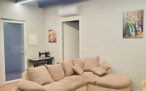 Alma Montis - Frabosa Sottana: Interior Design, Pavimentazione, Legna, Mobilia, Pavimento, Soffitto, Illuminazione, Camera, Soggiorno, Appartamento