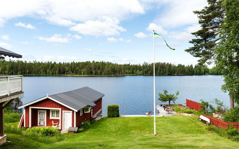 Viksjö Utsikten: Villetta, Estate, Agriturismo, Giardino, Prato, Serbatoio, Eco Hotel, Landscaping, Edifici Giardino