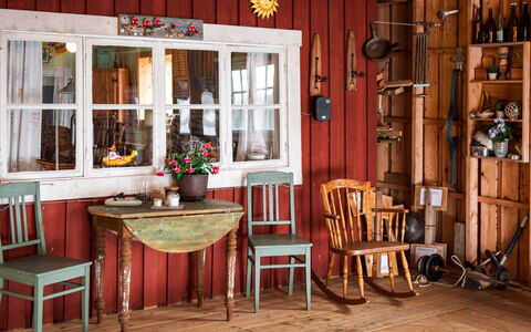 Viksjö Utsikten: Mobilia, Legna, Interior Design, Sedia, Pavimentazione, Tavolo, Illuminazione, Pavimento, Color Legno, Sala Da Pranzo