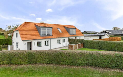 Arvi - 100M from the Sea: Legna, Tetto, Casa, Casa, Architettura, Raccordo, Lotto, Villetta, Capannone, Edifici Giardino