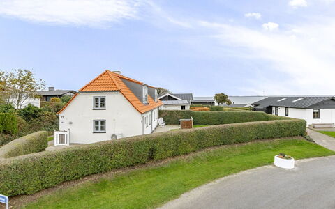 Arvi - 100M from the Sea: Legna, Tetto, Casa, Casa, Architettura, Raccordo, Lotto, Villetta, Capannone, Edifici Giardino