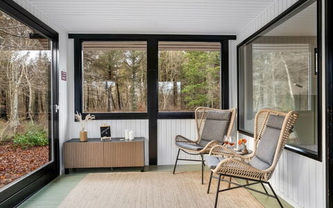 Dreng - from the Sea: Legna, Interior Design, Mobilia, Soggiorno, Sedia, Bicchiere, Latifoglie, Color Legno, Materiali Naturali, Shade
