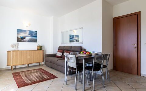 Arianna: Mobilia, Interior Design, Pavimentazione, Pavimento, Camera, Tavolo, Appartamento, Divano, Soffitto, Soggiorno