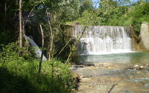 Villa Vindelbono: Risorse Idriche, Acqua, Cascata, Corpo D'Acqua, Natura, Alveo, Ambiente Naturale, Paesaggio Naturale, Vegetazione, Stream