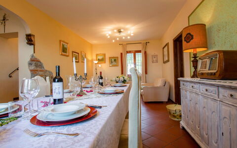 Villa Malula: Mobilia, Interior Design, Tavolo, Soffitto, Pavimentazione, Camera, Illuminazione, Sala Da Pranzo, Sedia, Pavimento