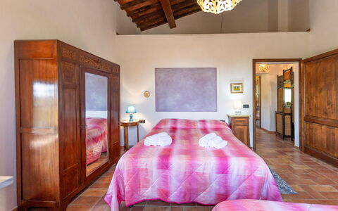 Campiglia Marittima 649: Mobilia, Interior Design, Pavimento, Pavimentazione, Legna, Soffitto, Letto, Camera Da Letto, Camera, Illuminazione