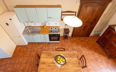 Rosa 649.3: Pavimentazione, Legna, Pavimento, Interior Design, Mobilia, Cucina, Controsoffitto, Cabinetry, Camera, Appartamento