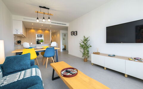 Bolnou Blue Sea: Interior Design, Pavimentazione, Appartamento, Mobilia, Pavimento, Soffitto, Camera, Sedia, Soggiorno, Dipingere
